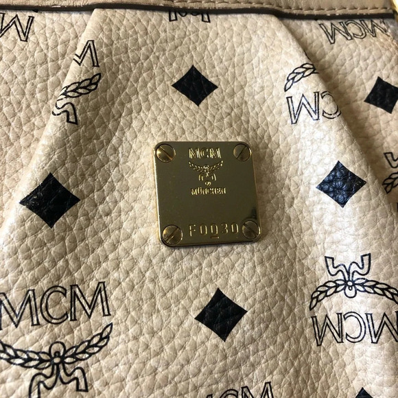 MCM CREAM VISETOS LEATHER BAG - Picture 2 of 16